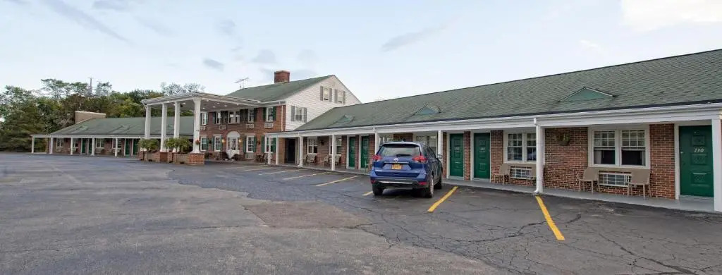 Colonial Inn Seekonk