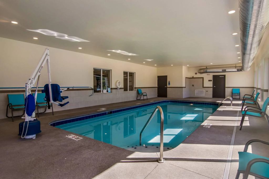 Comfort Suites Brunswick Town Center