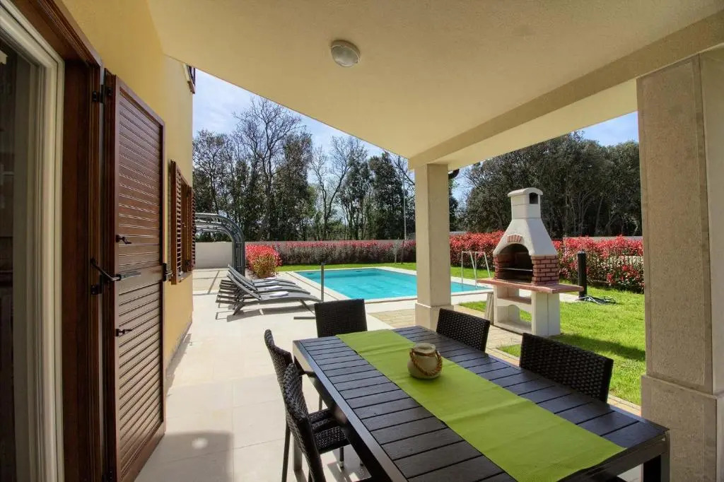 Complex of 2 villas Banjole-Mar with 2 private pools for up to 20 persons 200m from the beach - WiiBuk
