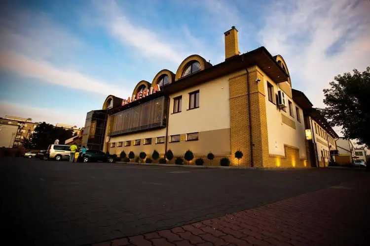 Hotel Everest