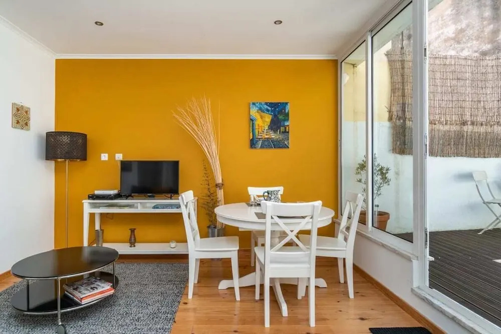 Gorgeous Apartment With Terrace in Belém
