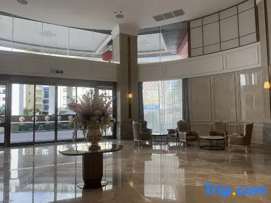 Vienna International Hotel (Longquan Square, Guangdong Pharmaceutical University Branch)
