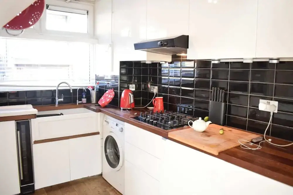 3 Bedroom House With Garden in Brixton