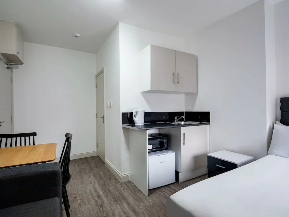 Modest Apartment in London Near Wimbledon Park
