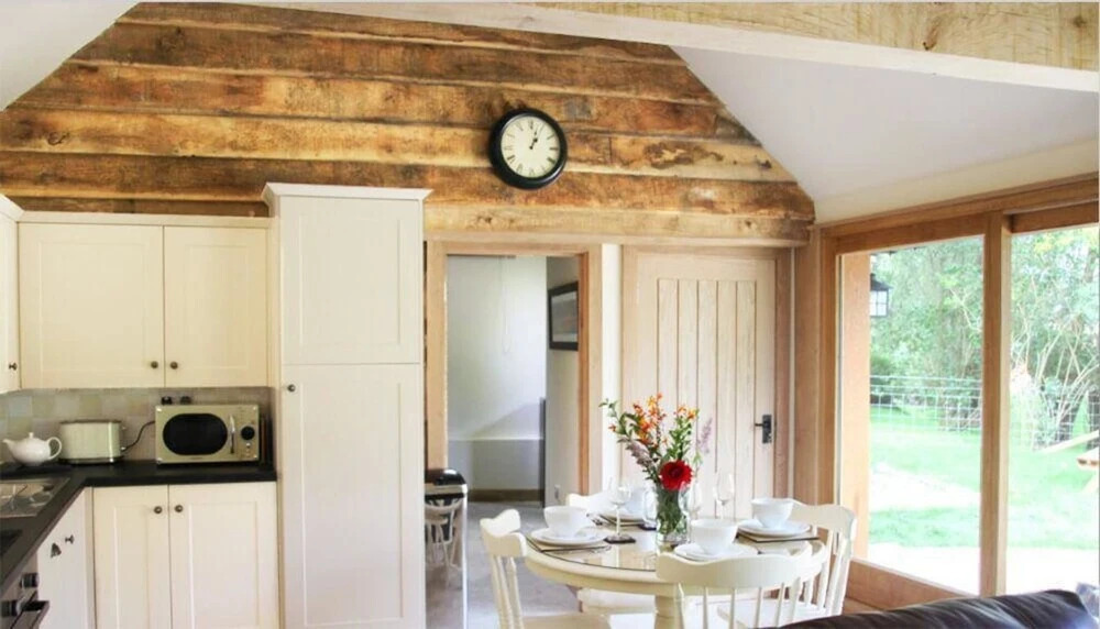 Luxury Cart Lodge set on the farm which featured in the 'Darling Buds of May'