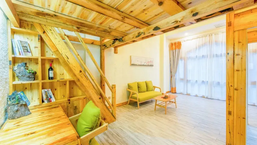 Floral Hotel Fenghuang Huercaowu