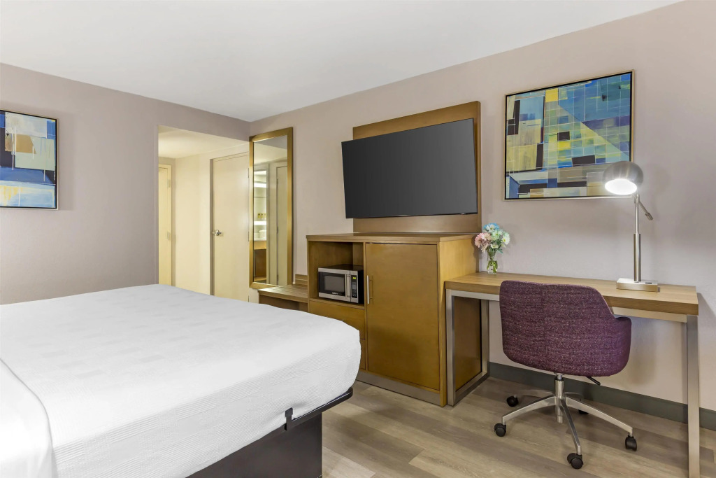 Best Western Plus Raleigh Crabtree Valley Hotel