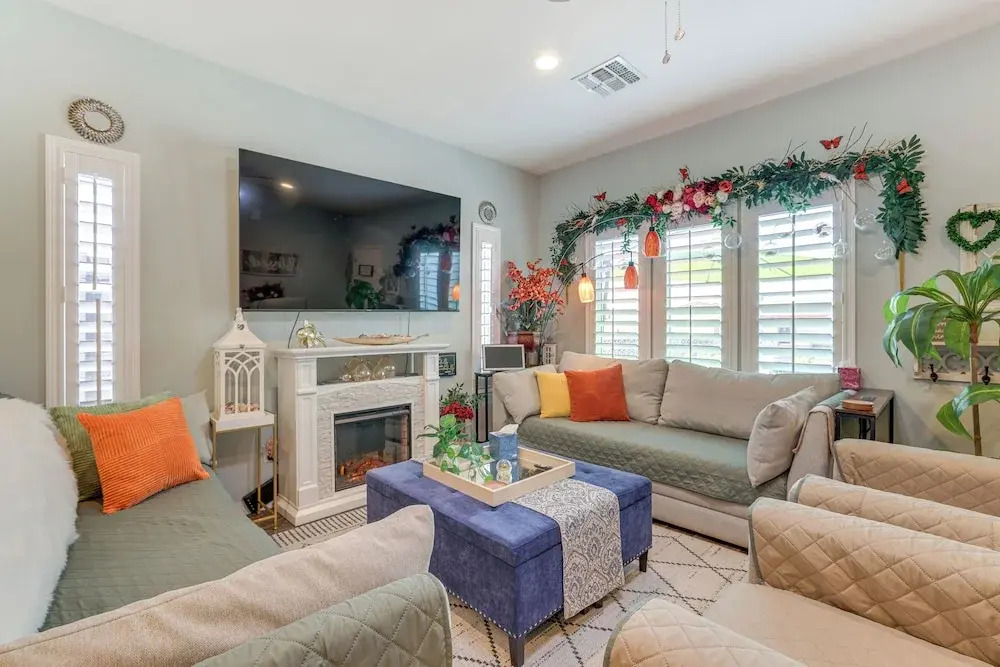 6 Mi to Dtwn Tempe: Dog-friendly Retreat w/ Yard!