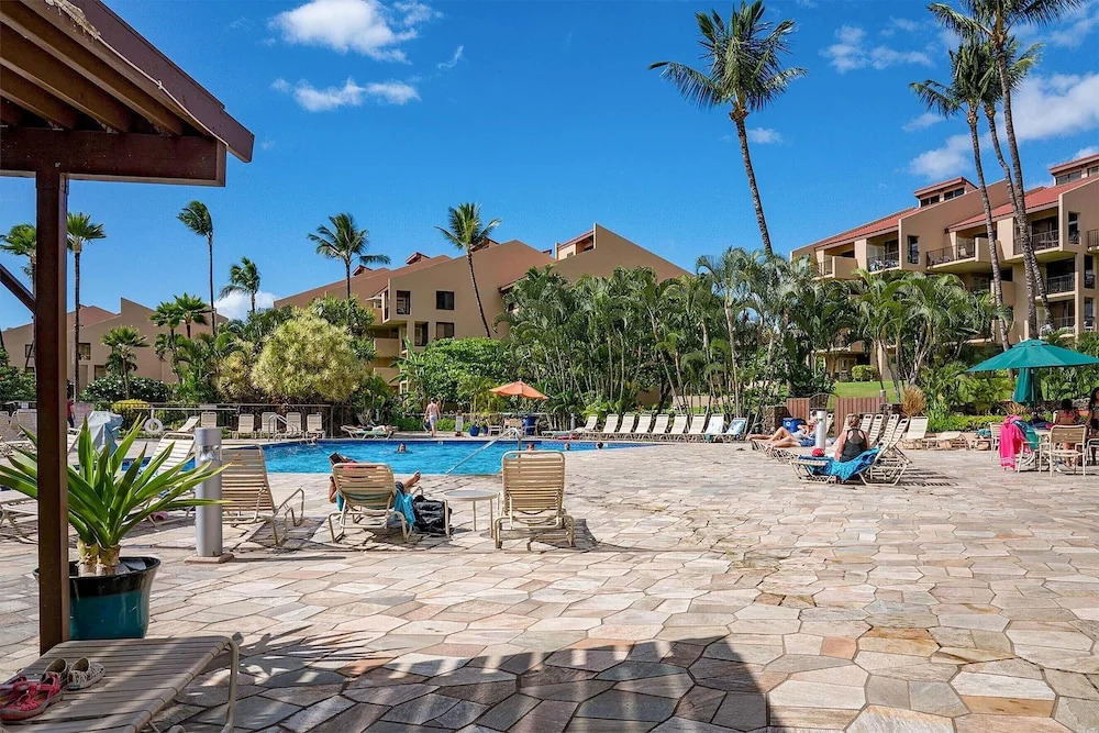 Kamaole Sands 3-308, Premier Location, Renovated, Large Lanai, Wi-fi, Split AC!