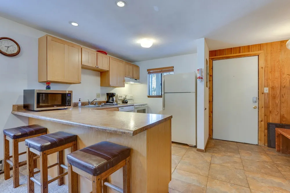 Winter Park Condo w/ Pool ~ 3 Mi to Ski Resort