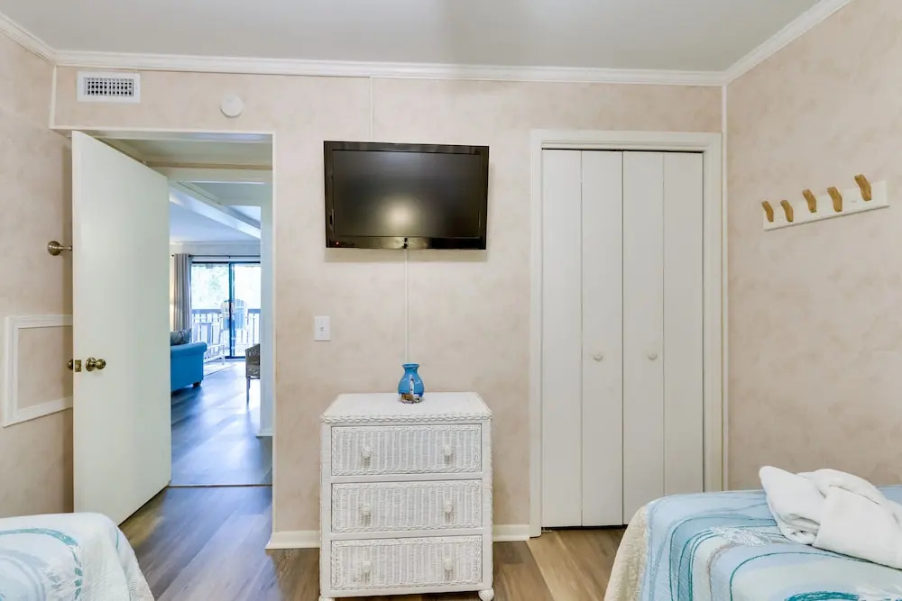 Walk to Beach: HHI Beach & Tennis Resort Condo