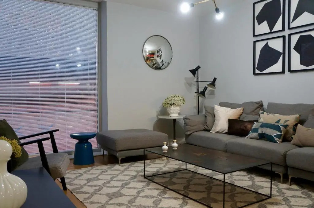 Stylish Highcross 1bed Apartment- Central