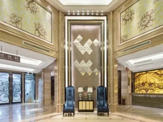 Tianlun Huangchao International Hotel(Chibi North Railway Station)
