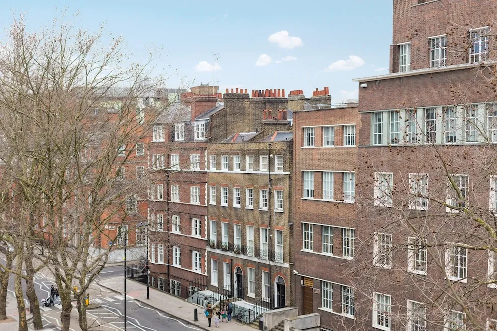 Central London Apartment With a Balcony