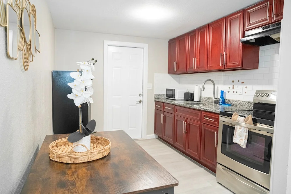 University Serenity Suites 15th