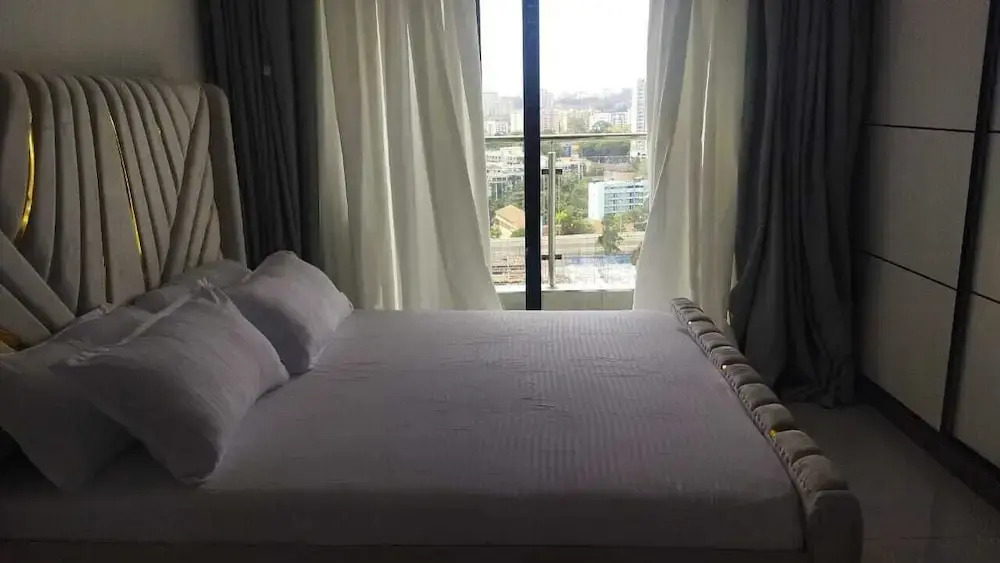 Shangri-la Apartment