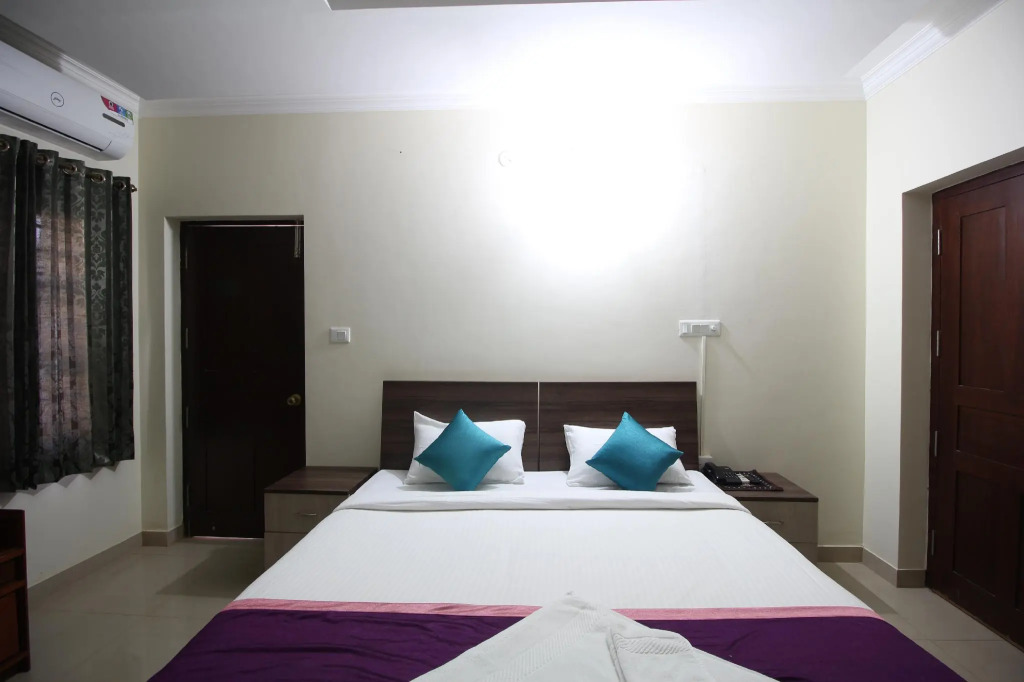 Hotel White Feather