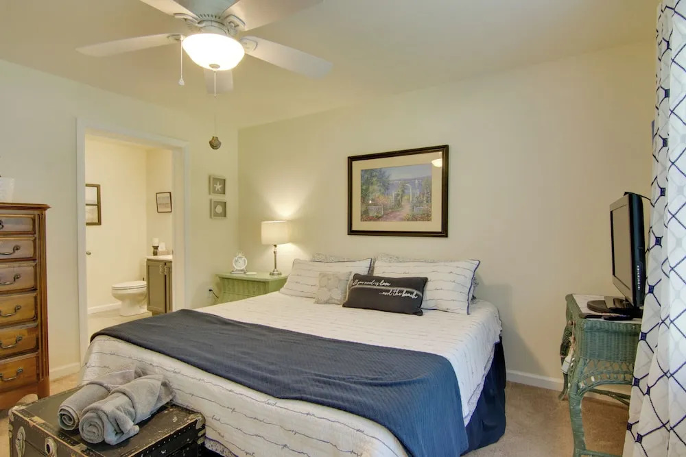 Ocean View Escape ~ 4 Miles to Bethany Beach!