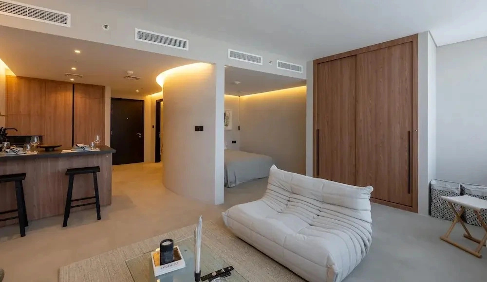 Minimalist Difc Studio w Pool Gym