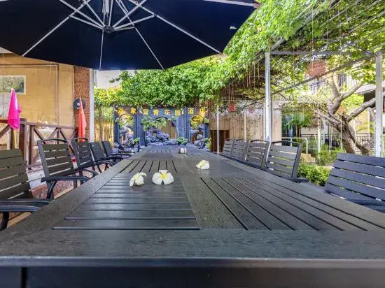 Thanathep Hotel(常青花园酒店(凯旋门大使馆中心店）)