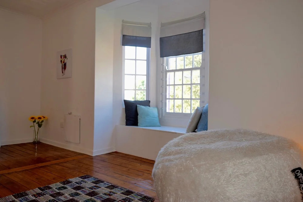 4 Bedroom House With Views of Table Mountain