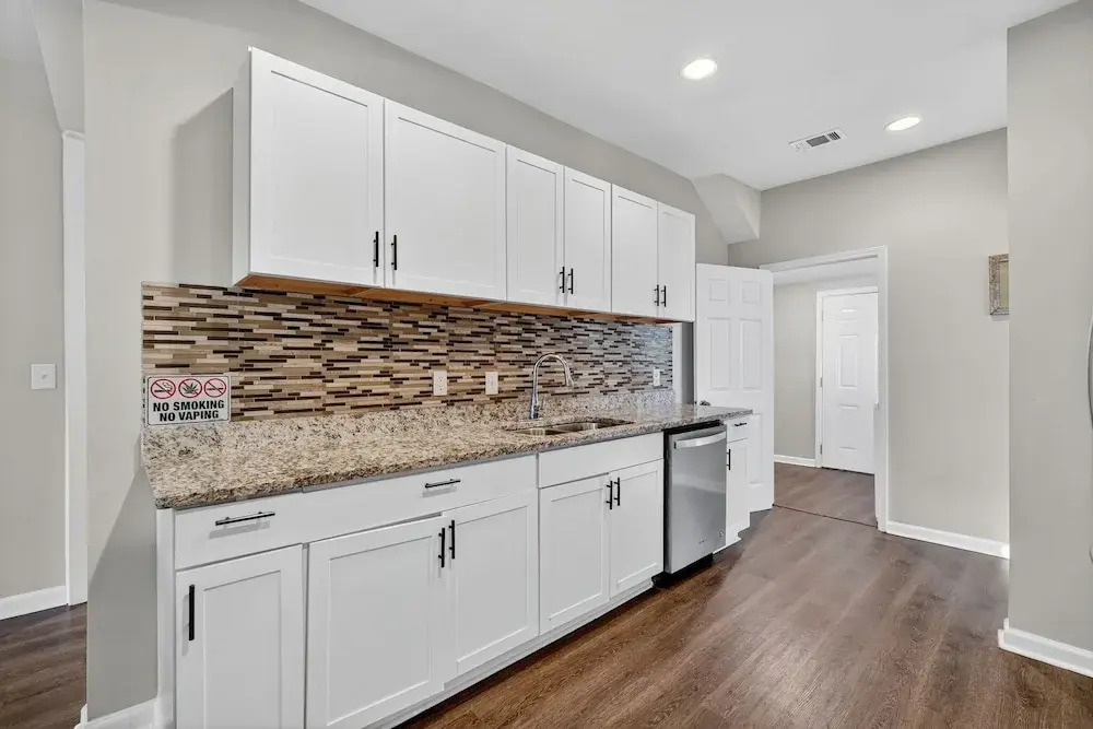 Spacious 3br Mozley Park Home With Fenced Yard 3 Bedroom Home