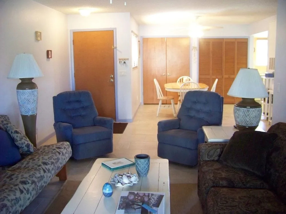 Sea Woods 1bdrm Condo 274