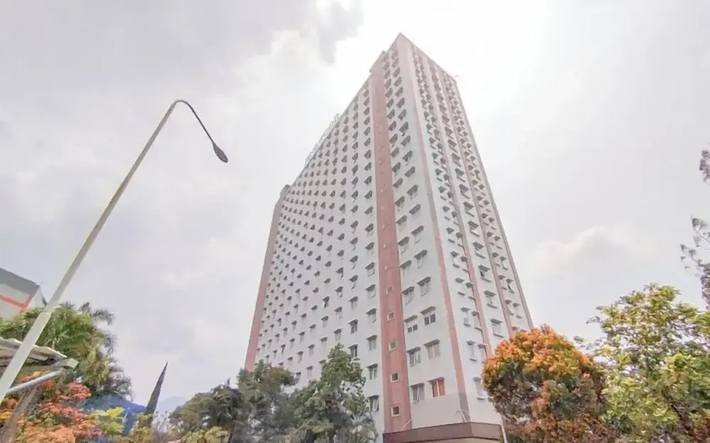 Homelike And Minimalist 2Br At Apartment Pinewood