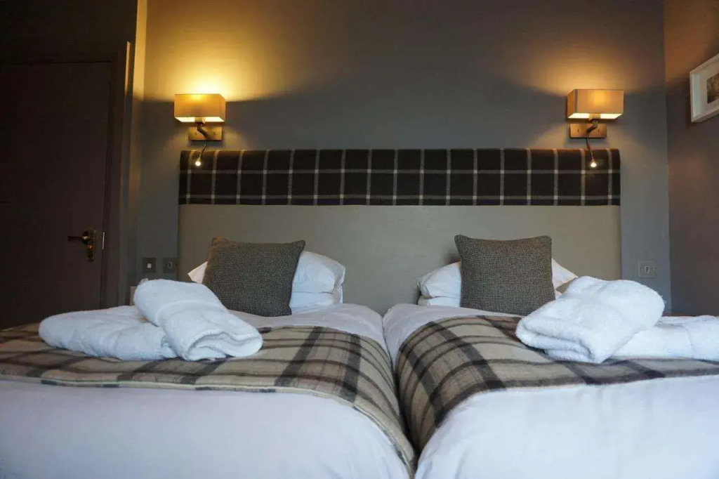 Lochside Hotel