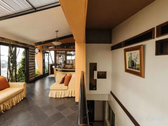 RedDoorz Plus at The Ridge Tagaytay