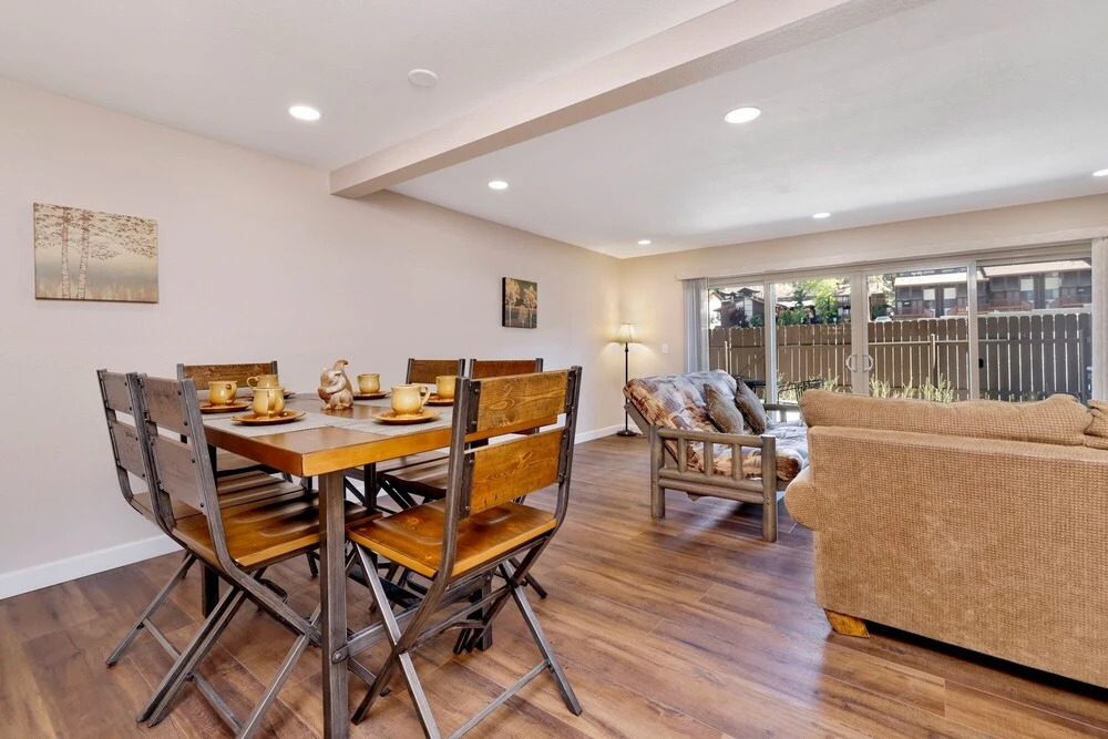 2041-summit Backyard Lodge 7 Bedroom Home by Redawning