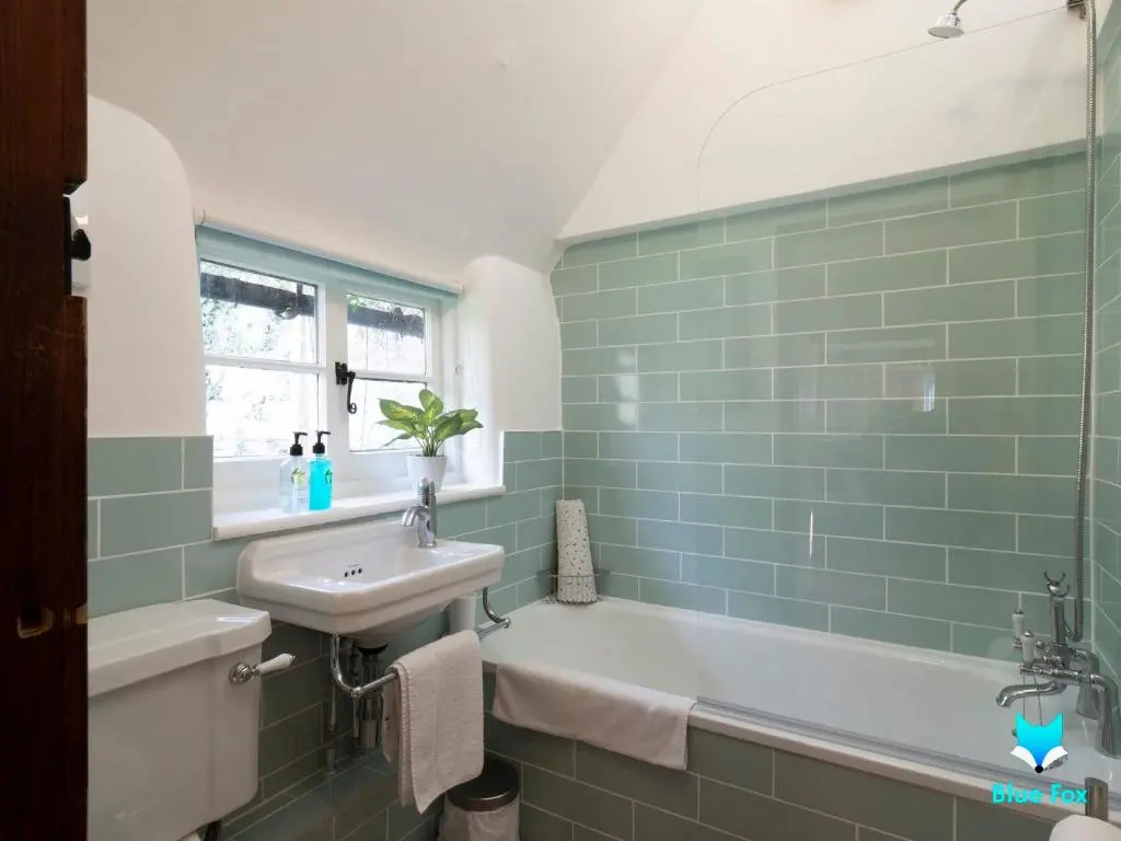 Bere Cottrage -Beamed 400 year old cottage, giving you a taste of the Garden of England