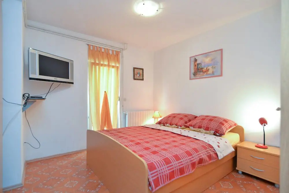 Apartment 436