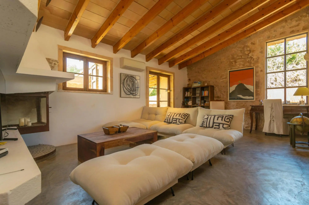 CAN PRIM 6 - Stunning villa with private pool, paradisaical  exteriors and the beach just 7 km away. Free WiFi