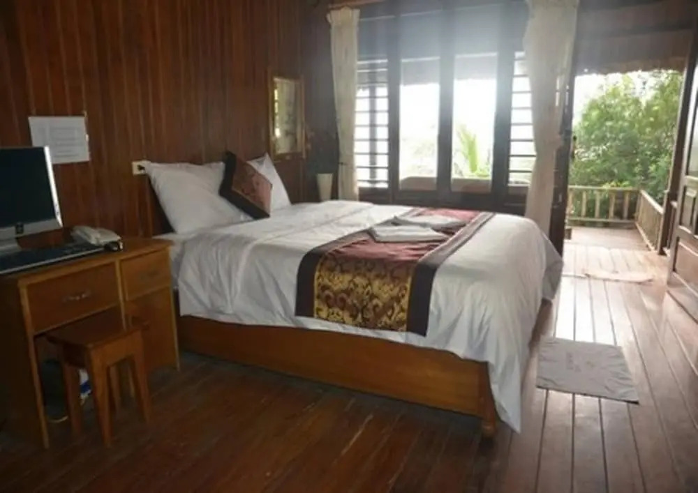 Halong Bay Deluxe Cruise Bungalow on Island