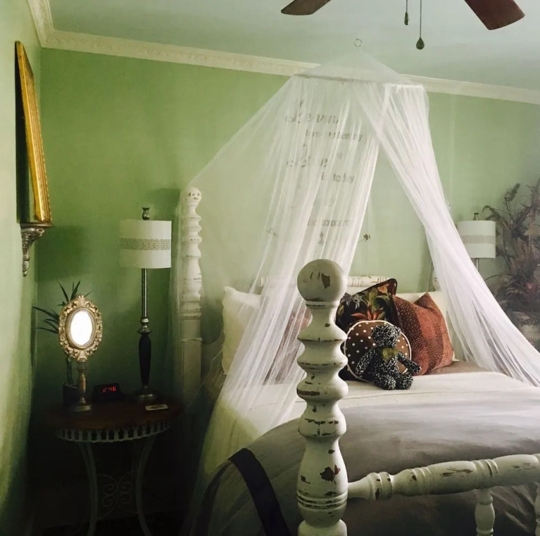 Shamrock Cove Inn