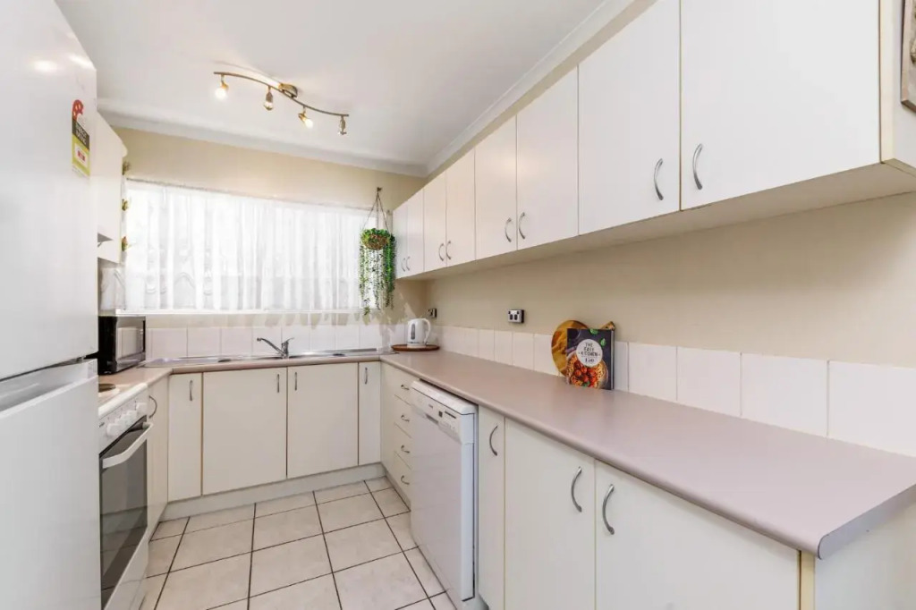 Charming CBD Apt 3bd 2bth - walk to Waterfront