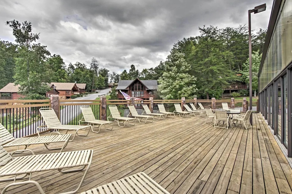 Sevierville Cabin w/ Hot Tub, Views & Pool Access!