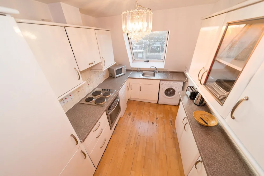 Beautiful West Ken One Bed Apartment