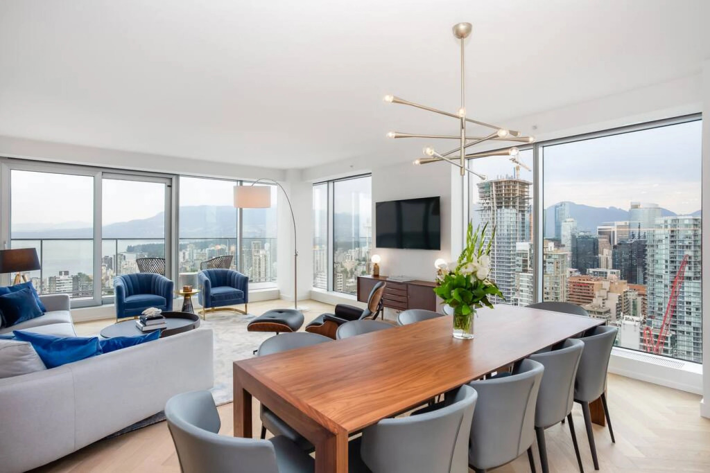 Vancouver House Breathtaking Views 3 Bdrm Pool hot tub gym
