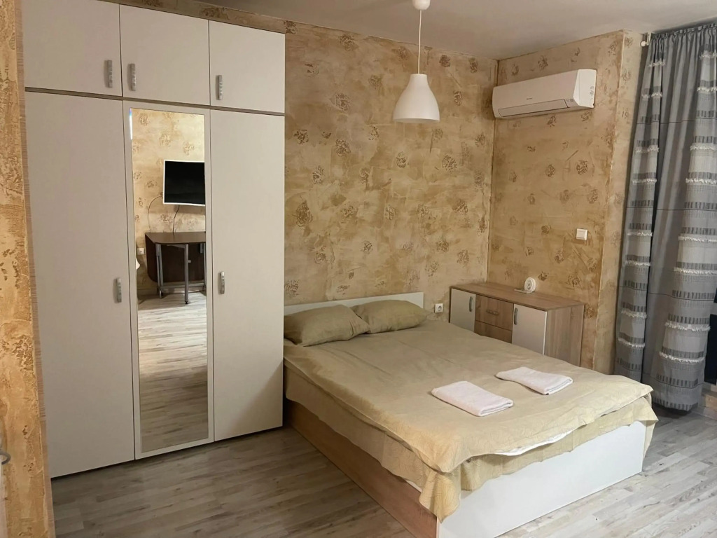 Colonel apartment 858