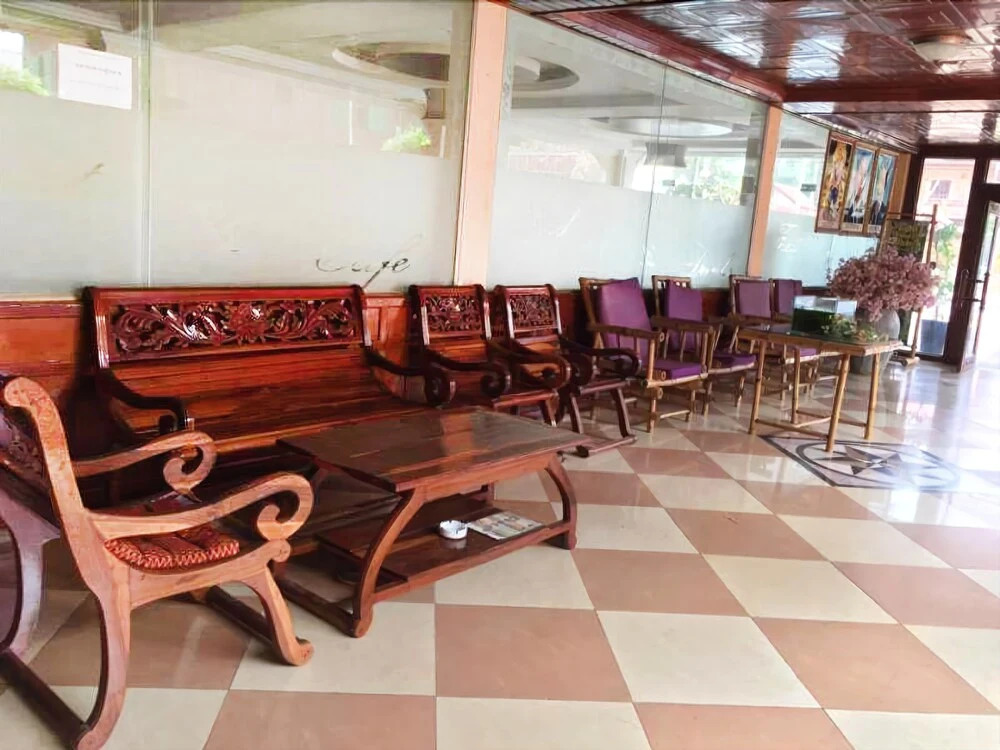 Moha Mean Hotel