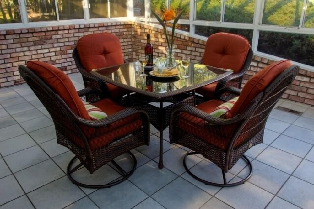 Historic Petaluma Vacation Rental on 1860s Farm!