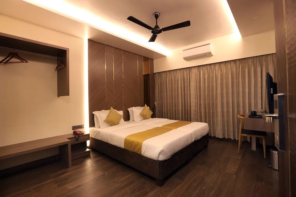 Hotel Surya Prakash