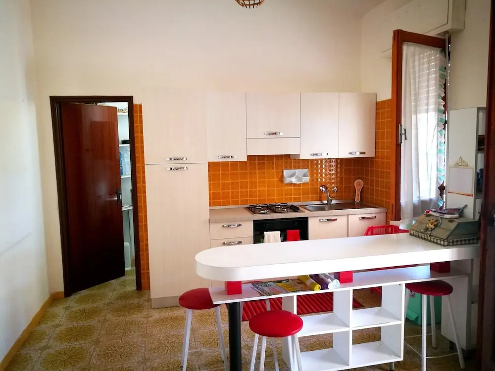 House With 2 Bedrooms in Punta Braccetto, With Furnished Terrace - 500