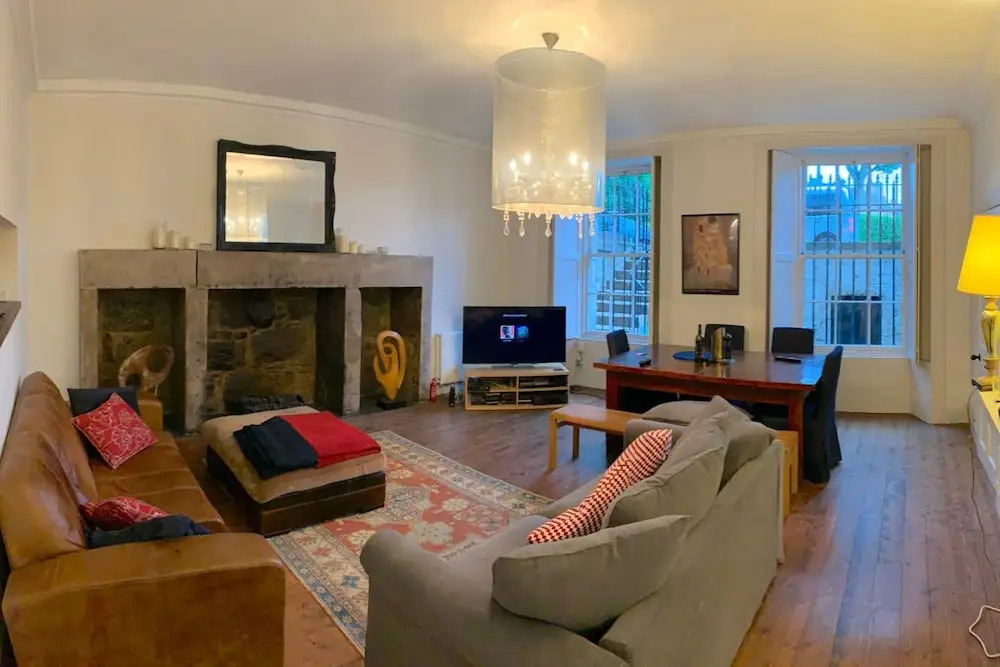 Spacious New Town Flat in City Centre