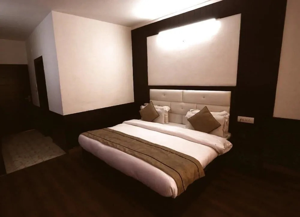 OYO 22664 Hotel Whispering River