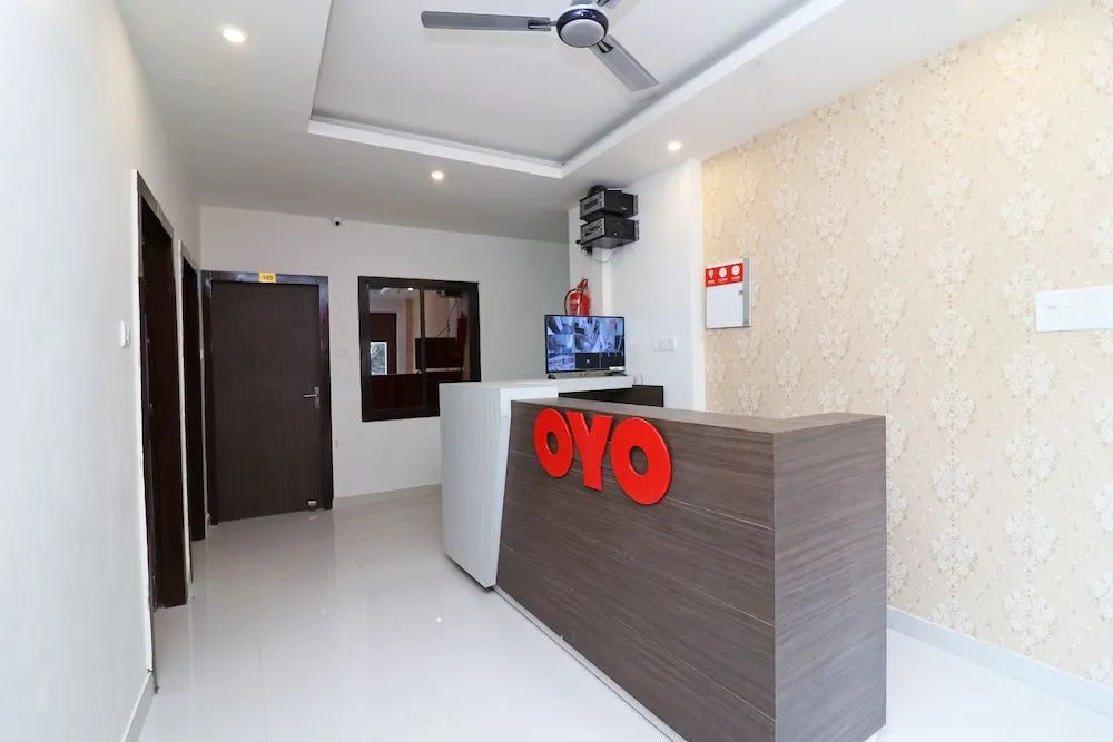 Oyo 18848 Paradise Inn