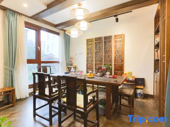 Wuyuan Fangzi Tea Homestay (Wuyuan High-speed Railway Station Xiangao Ancient City Branch)