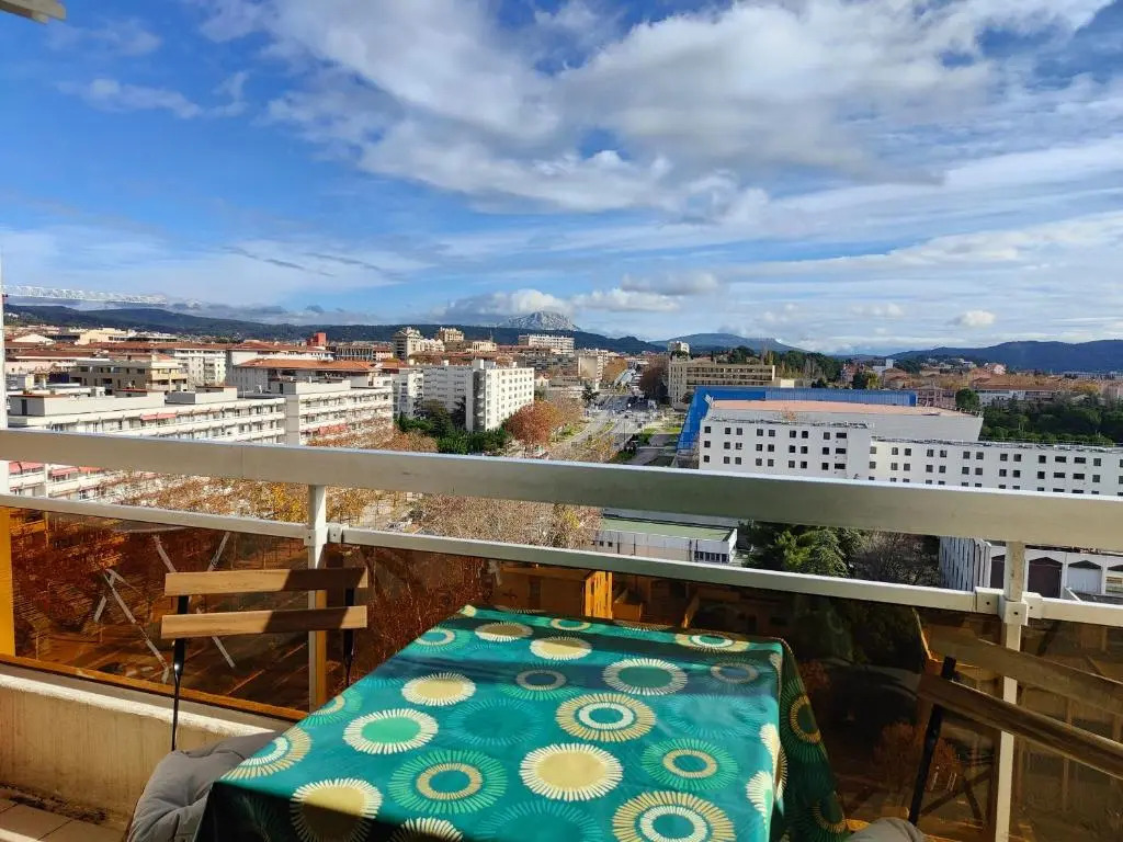 Bel appartement de 42 m2 , 1 chambre , climatisé.